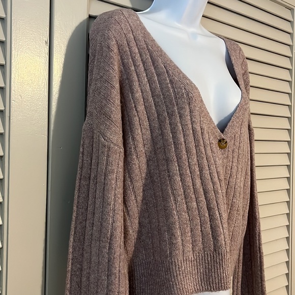 Lavender Cardigan - Picture 2 of 3